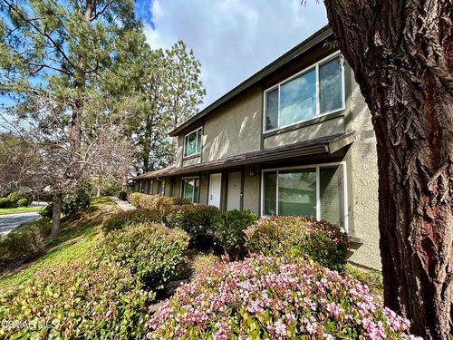 460 Serento Cir, Thousand Oaks, CA, 91360-1561 | Card Image