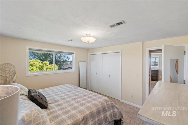2303 N Locust Grove Rd, House other with 5 bedrooms, 4 bathrooms and 2 parking in Kuna ID | Image 15