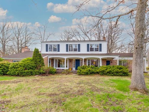 31 Berkshire Ln, Lincolnshire, IL, 60069-3303 | Card Image
