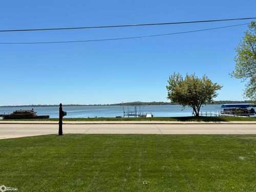 2904 N Shore Drive, Clear Lake, IA, 50428 | Card Image