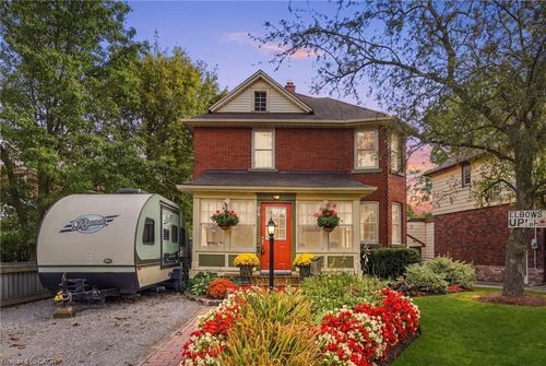 94 River Rd, Welland, ON, L3B2R9 | Card Image
