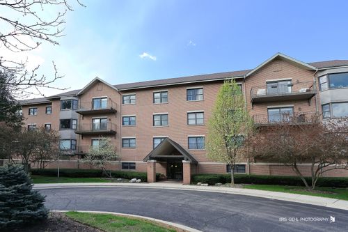 304-20 Trafalgar Square, Lincolnshire, IL, 60069 | Card Image