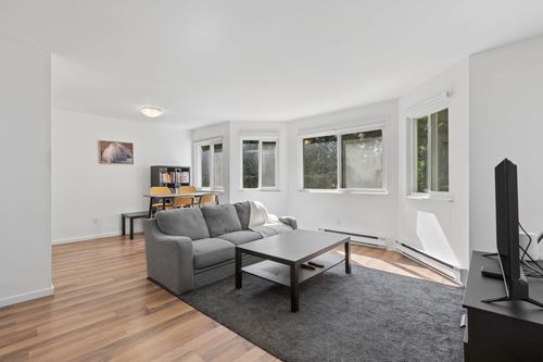 405-9880 Manchester Dr, Burnaby, BC, V3N4R3 | Card Image