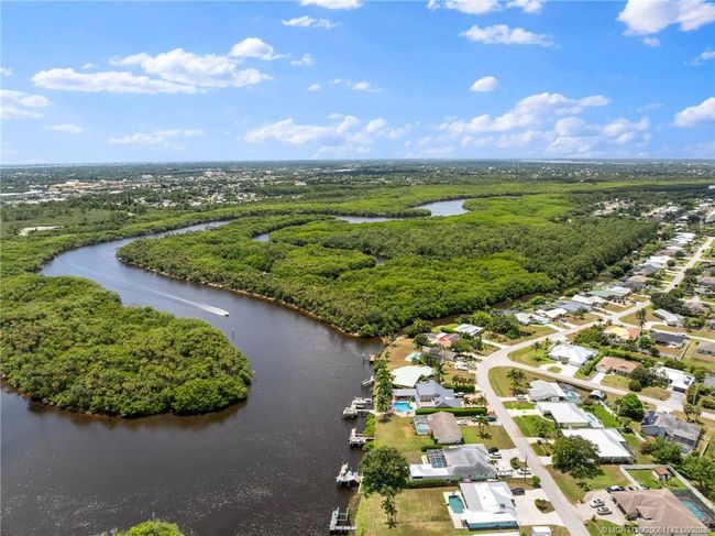 1339 Se Coral Reef St, House other with 3 bedrooms, 2 bathrooms and 2 parking in Port Saint Lucie FL | Image 12
