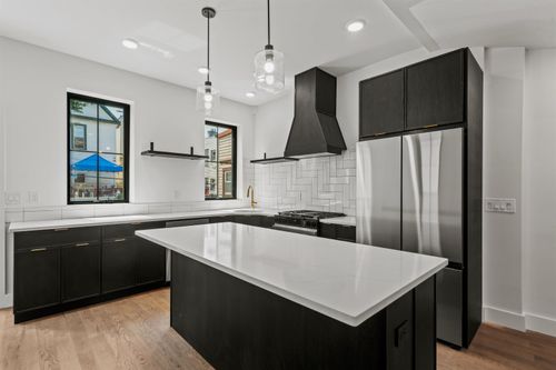 41 47th St, Weehawken, NJ, 07086-7103 | Card Image