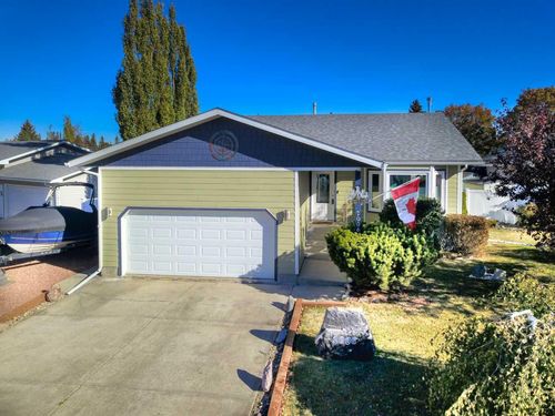 2006 25 Ave, Bowden, AB, T0M0A1 | Card Image