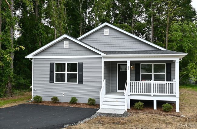 View of front facade with a porch | Image 4