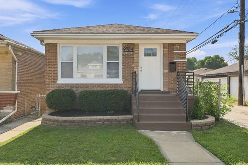 9314 S Colfax Ave, Chicago, IL, 60617-4007 | Card Image