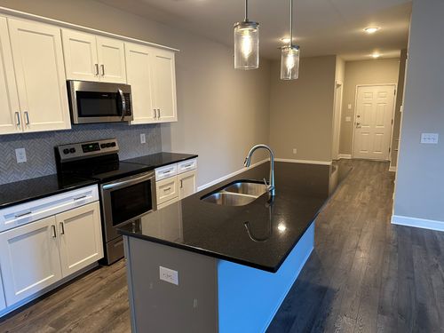 apt-304-7483 Highway 70 S, Nashville, TN, 37221-1883 | Card Image
