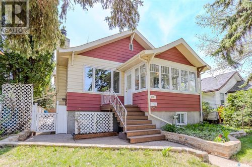 618 3rd St E, Saskatoon, SK, S7H1M1 | Card Image