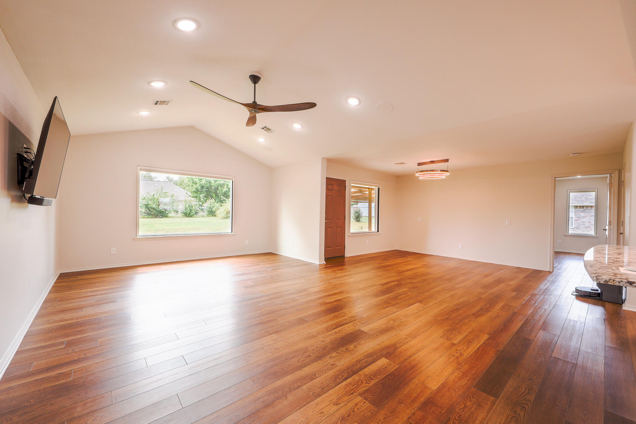 9th St, Grove, OK 74344
