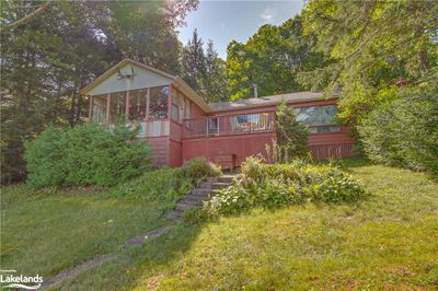 1072 Menominee Lake Rd, House other with 2 bedrooms, 1 bathrooms and 2 parking in Baysville ON | Image 1