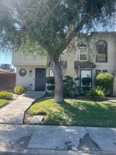 511 S Del Norte Avenue, Townhouse with 3 bedrooms, 0 bathrooms and null parking in Kerman CA | Image 1