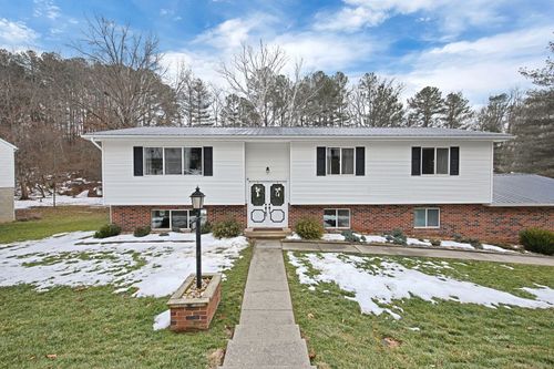 108 Coventry Ln, Athens, OH, 45701-3721 | Card Image