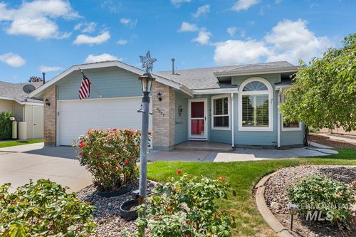 8377 W Willowdale Dr, Garden City, ID, 83714-1685 | Card Image
