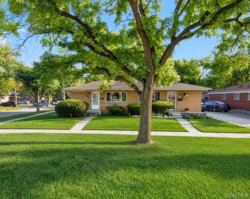 14201 W 9 Mile Road, Oak Park, MI, 48237 | Card Image