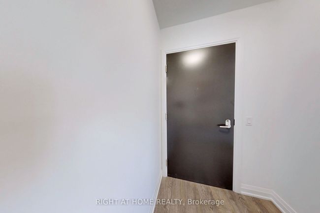 1012 - 286 Main St, Condo with 2 bedrooms, 2 bathrooms and null parking in Toronto ON | Image 26