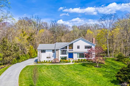 68 Brookside Dr, Manhasset, NY, 11030-1405 | Card Image