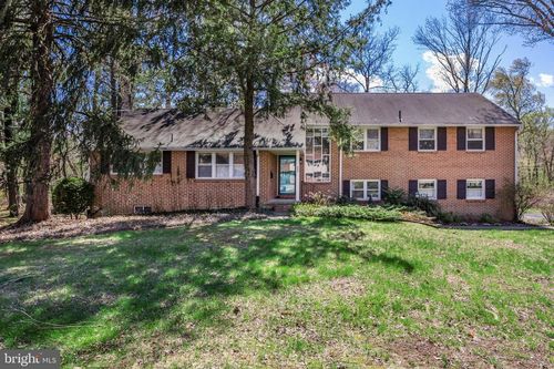 52 Westbrook Dr, Moorestown, NJ, 08057-2219 | Card Image