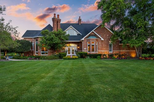 150 Silo Ridge Rd N, Orland Park, IL, 60467-7315 | Card Image