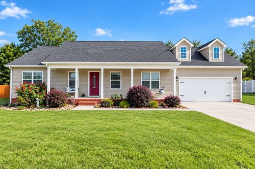 110 Elise Cir, Tullahoma, TN, 37388-5646 | Card Image