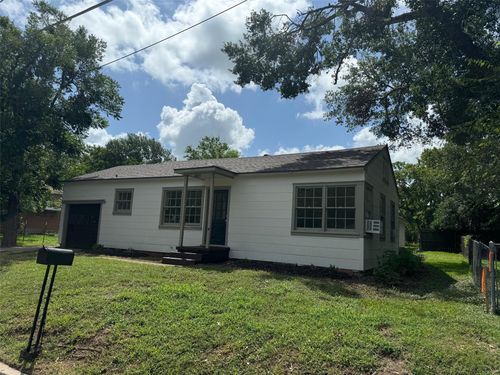 1104 Sycamore St, Navasota, TX, 77868-2526 | Card Image