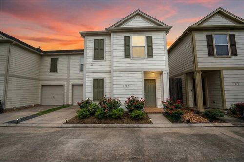 1707 Redwing Cove Dr, Houston, TX, 77009-2469 | Card Image