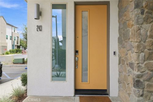 243 Pin Ln, Covina, CA, 91722-4107 | Card Image