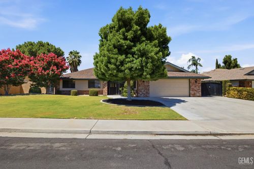 6907 Eloy Avenue, Bakersfield, CA, 93308 | Card Image