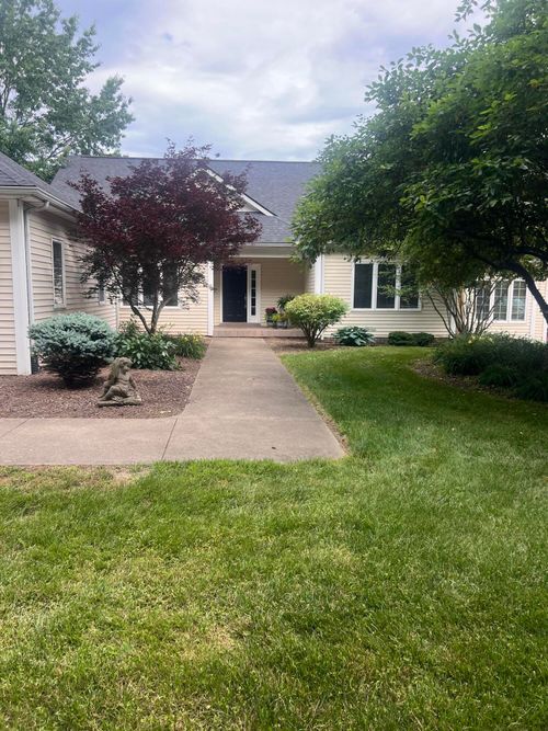 103 Wimbledon, Frankfort, KY, 40601-4860 | Card Image