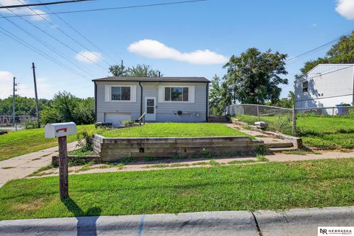 7201 James Ave, La Vista, NE, 68128-2652 | Card Image