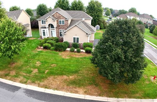 10583 Noble Cir N, Brooklyn Park, MN, 55443-1122 | Card Image