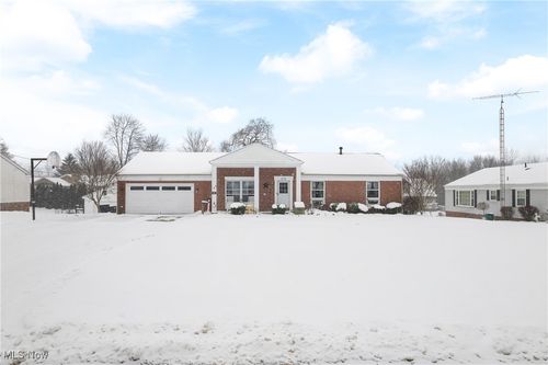 630 Prior Park Drive, Cuyahoga Falls, OH, 44223 | Card Image