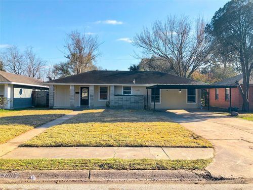 5005 De Milo Dr, Houston, TX, 77092-4211 | Card Image