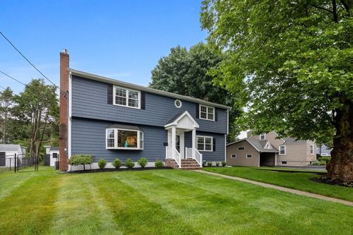 47 Brook Dr, Lynnfield, MA, 01940-2303 | Card Image