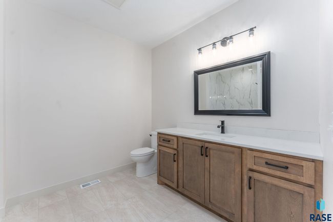 8621 W Shoreline Pl, Townhouse with 3 bedrooms, 3 bathrooms and null parking in Sioux Falls SD | Image 19