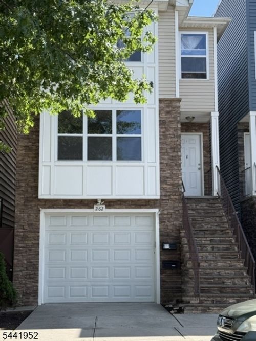 1-262 2nd Ave W, Newark, NJ, 07107-2412 | Card Image