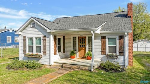 709 Alabama Ave Nw, Fort Payne, AL, 35967-2641 | Card Image