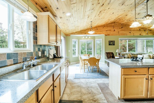 Kitchen | Image 12