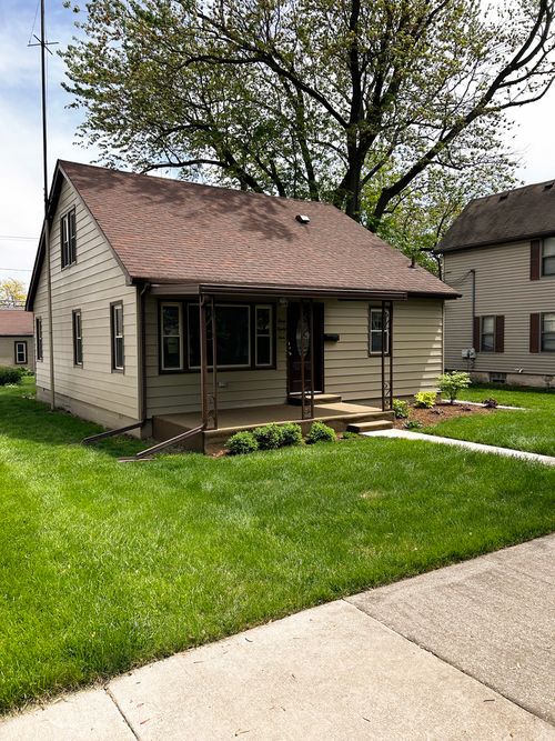 384 N Grand Ave, Bradley, IL, 60915-1614 | Card Image
