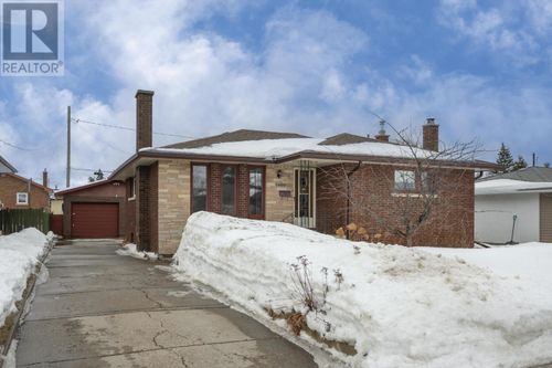 1404 Mary St W, Thunder Bay, ON, P7E4N1 | Card Image