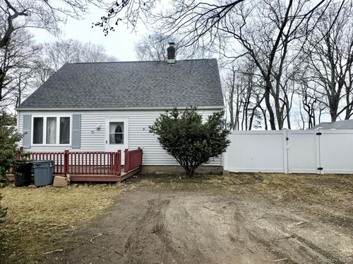 22 E Halley Ln, Central Islip, NY, 11722-2206 | Card Image