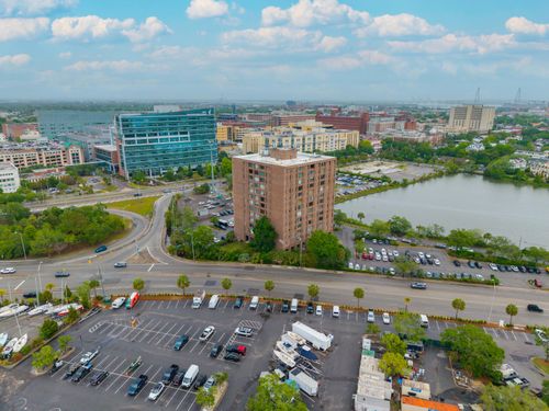 apt-5i-14 Lockwood Dr, Charleston, SC, 29401-1131 | Card Image