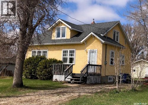 220 Eighth Ave E, Canora, SK, S0A0T0 | Card Image