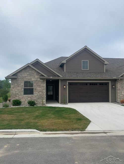 8 Willow Pointe Dr, Freeland, MI, 48623-2100 | Card Image