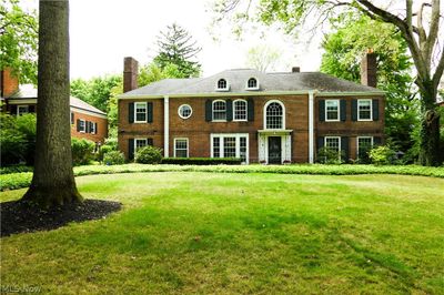 View of front of house and front yard | Image 1