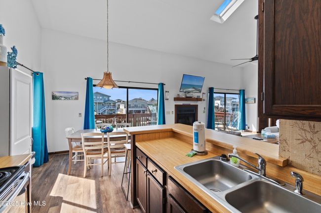 Kitchen | Image 10