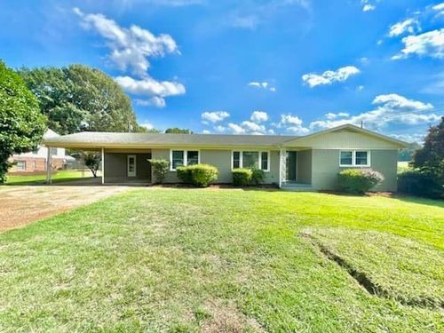 400 W Grove Ave, Muscle Shoals, AL, 35661-3224 | Card Image