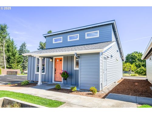 12252 Meadowlawn Dr, Oregon City, OR, 97045-8920 | Card Image