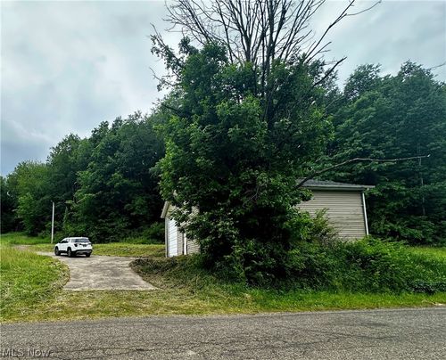 1028 Arbor Rd Ne, Minerva, OH, 44657-9738 | Card Image